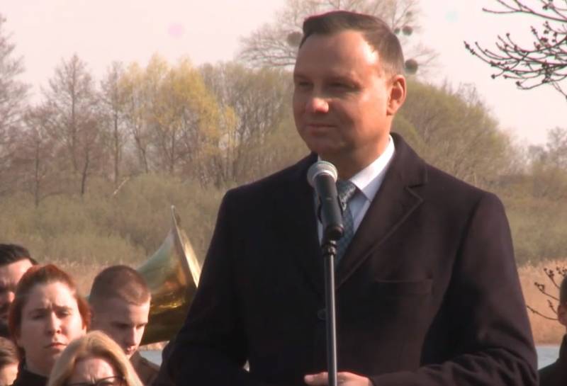 El presidente de polonia duda se negó a considerar a rusia enemigo de la otan