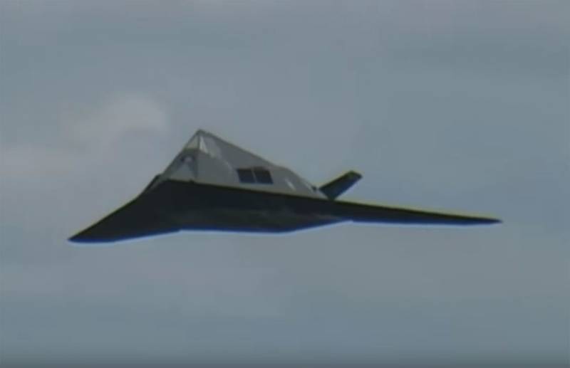 In the US, spoke about the school dogfight the F-117 vs F-22