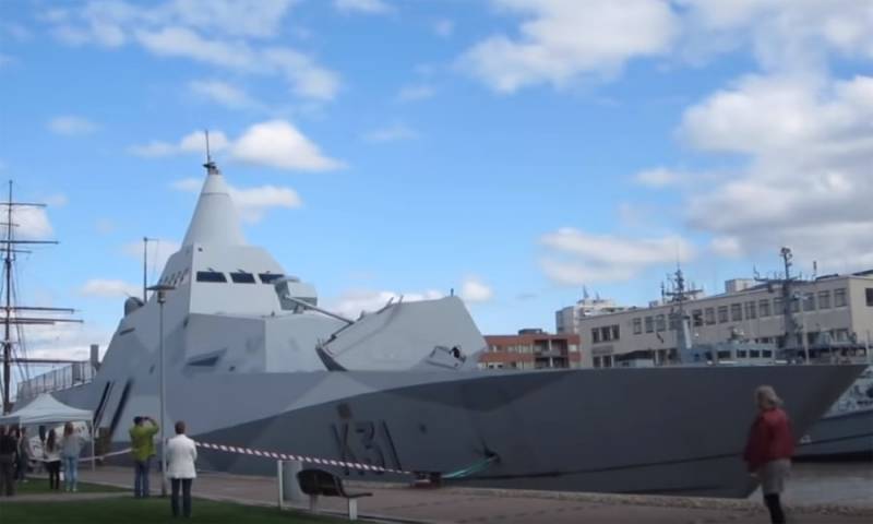 Looks like the stealth ship of the Navy of Sweden on the radar screen