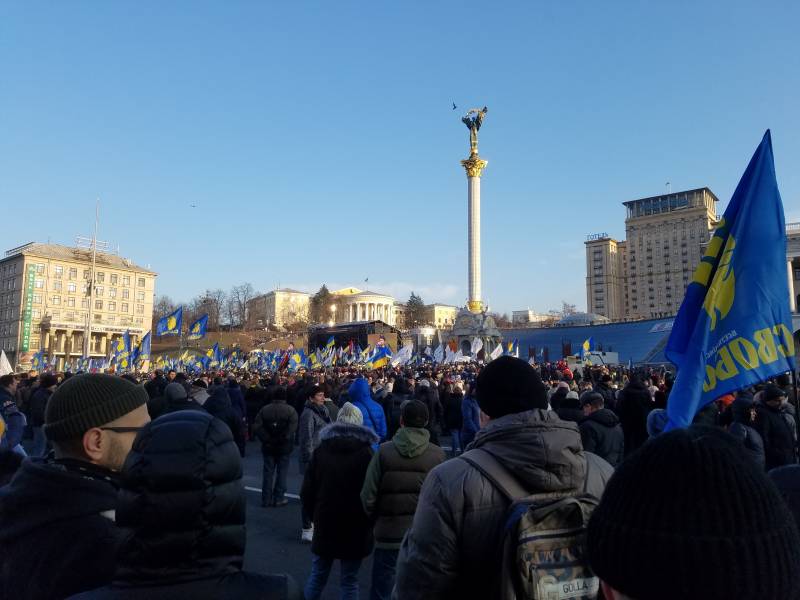 Reportage Colorado Kakerlake. All op de Maidan! All mat dem Plaz!