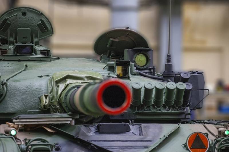 D 'polnesch Arméi huet d' modernisierten Panzer T-72М1