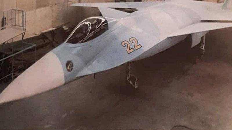 СКБ-ға, Құрғақ көрсетті фото полноразмерным макетімен батыры С-22