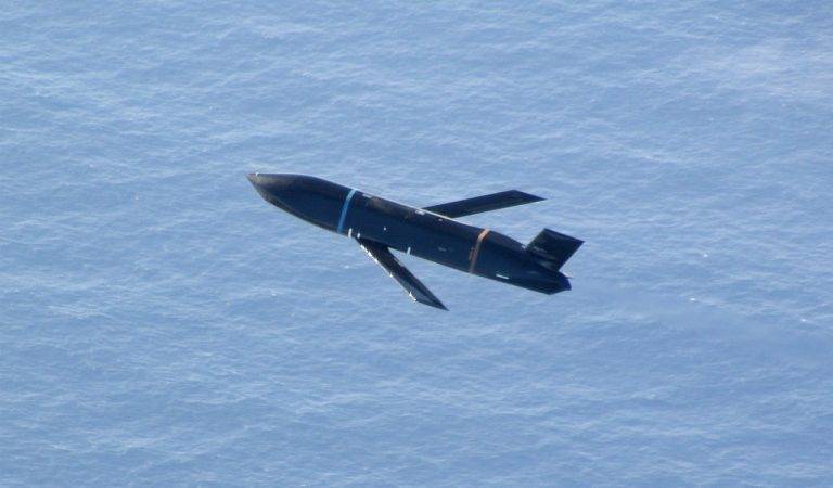 Зымыран AGM-158C LRASM елеулі қатер төндіретінін кемелер үшін