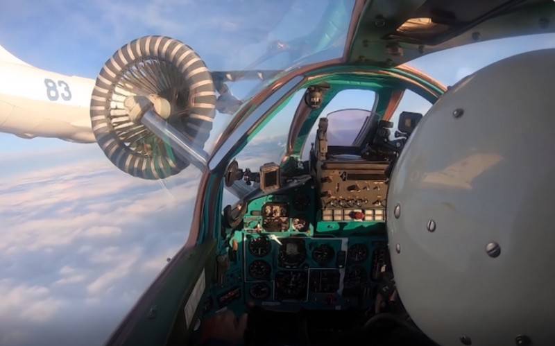 The refueling of the su-34 and MiG-31 have shown from the cockpit