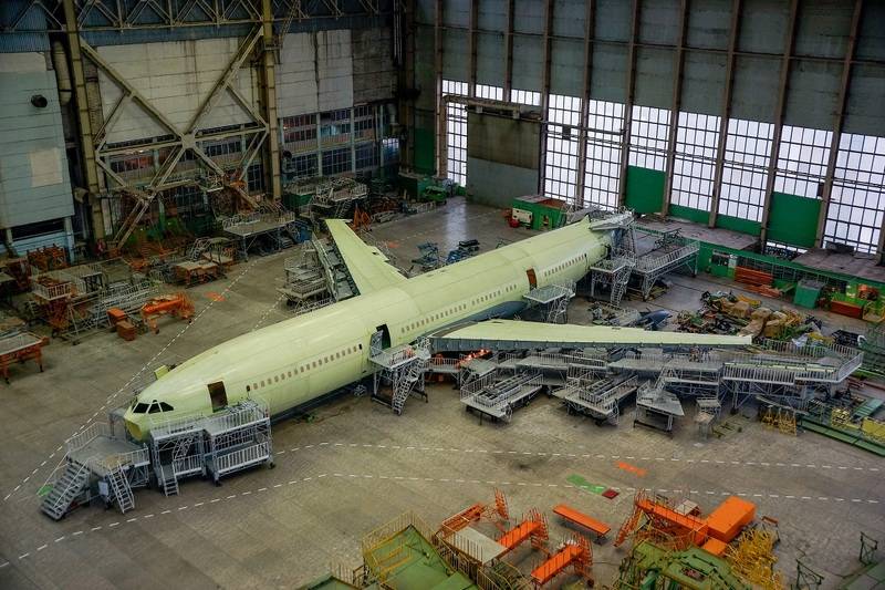 Перший льотний зразок Іл-96-400М переданий в цех остаточної збірки