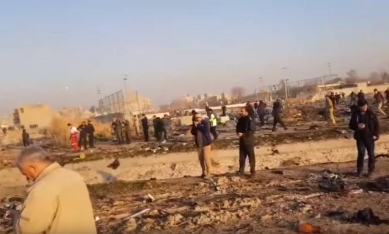 «Un tas d'incompréhensible du peuple Ukrainien conséquence a blâmé les iraniens dans мародерстве sur le site du crash du Boeing