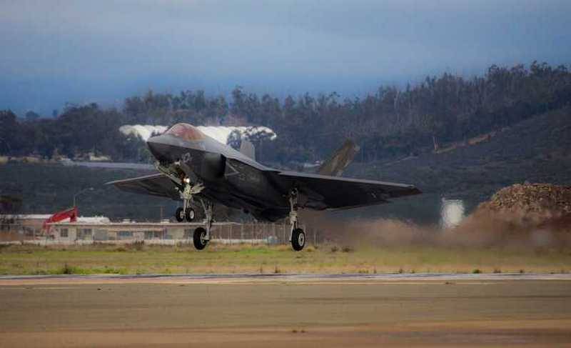 The marine corps of the United States began to version of the deck fighter F-35C