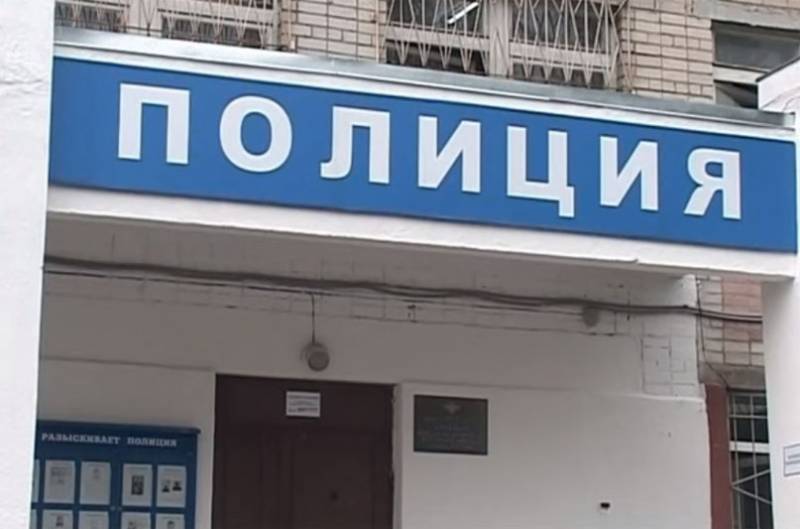 Kostroma Milizsoldaten verzielt iwwer d 'Verhënnerung vun den Ugrëff op d' Schoul