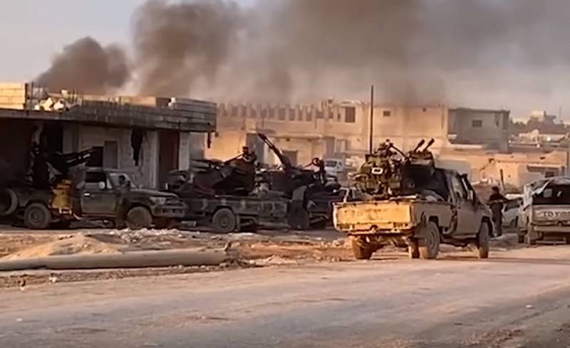 Syrische Arméi d ' Einkreisung vun de Rebellen an Maaret un-Numan