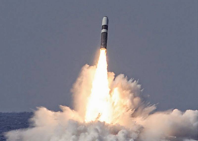 D ' USA ugefaangen ze Bewaffnen Rakéiten-U-Booter mat Atomwaffen mat niddreger Leeschtung
