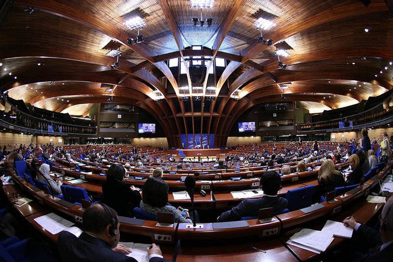 PACE has demanded from Russia to return Crimea and stop supporting the Donbass
