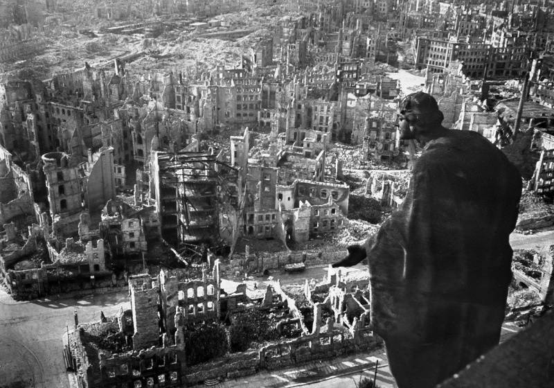 Pourquoi les américains et les britanniques ont détruit Dresde