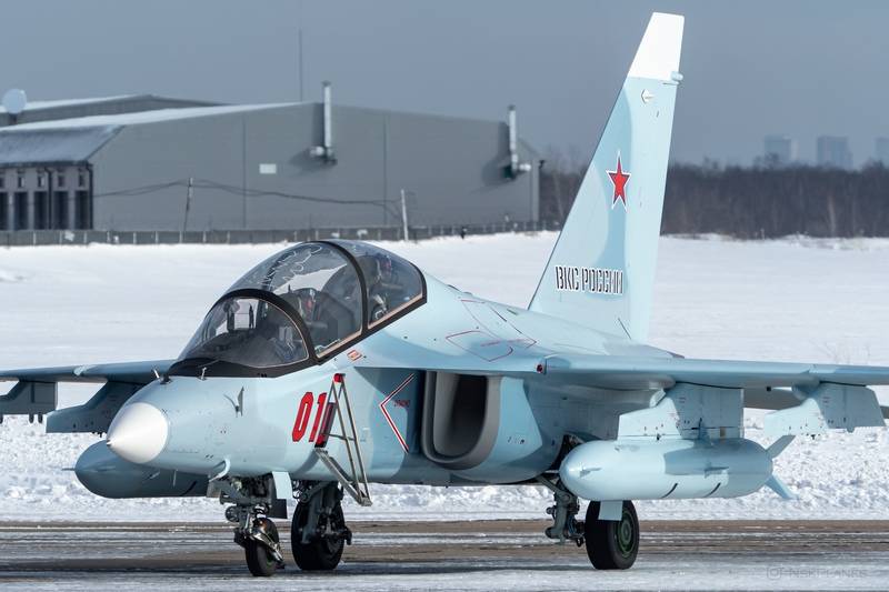 VKS der Russischen Föderation haben die beiden neuen Lehr-Kampf-Flugzeug der jak-130