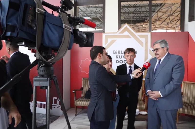 L'ambassadeur de la fédération de RUSSIE en Turquie a reçu une menace sur «la construction des gratte-ciel des crânes des militaires russes»