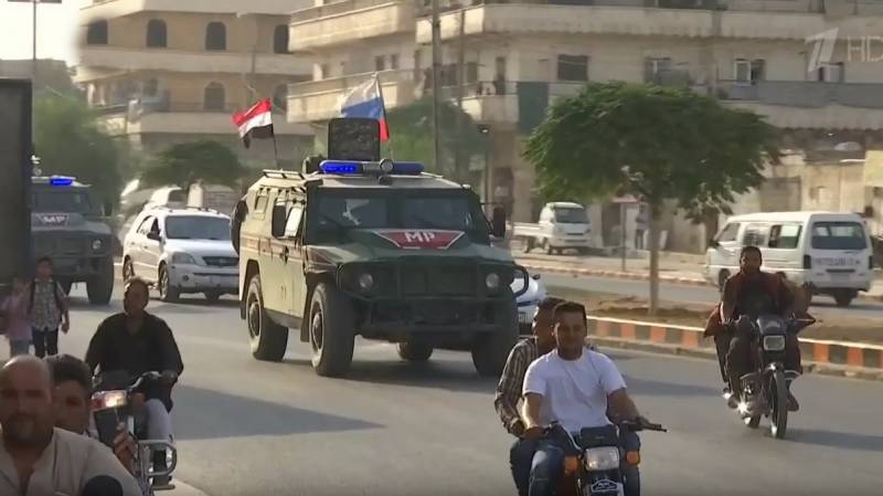 Al-Masdar: d 'Russeschen Truppen hu si d' syrische Spuer M-5 vun der tierkescher Invasioun