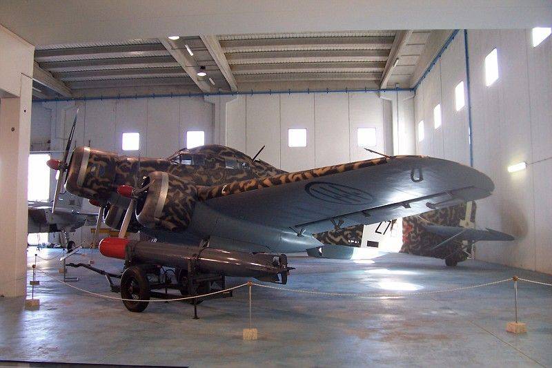 Kampfflugzeuge. Buckel Falke als Symbol