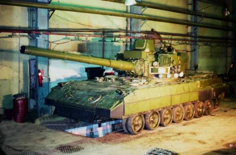Ob die Tank 152-mm-Kanone?