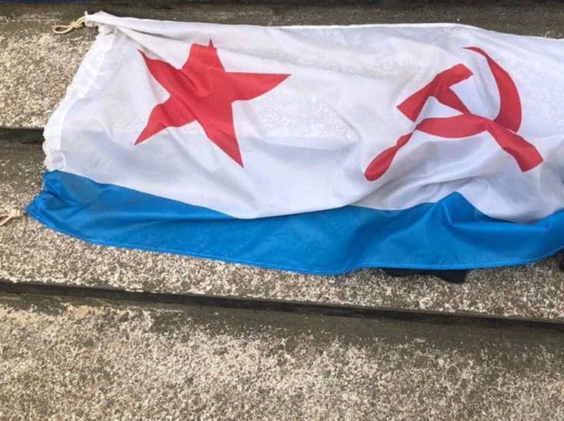 In Odessa on 23 February, the police arrested the men unfurled the flag of the Soviet Navy