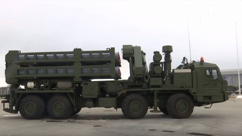 Le premier ensemble AVEC l'AAMS-350 «Vityaz» entré en fonction CONSTITUTIONNELLE de la fédération de RUSSIE