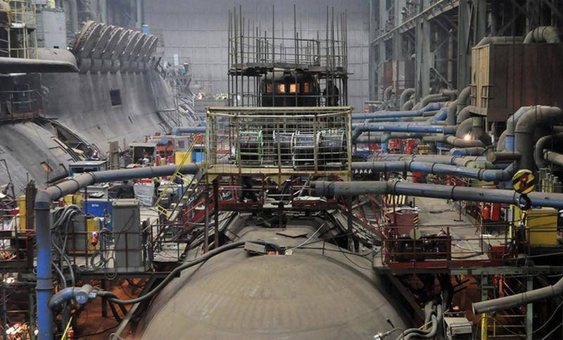 Unloading of nuclear fuel from a damaged 