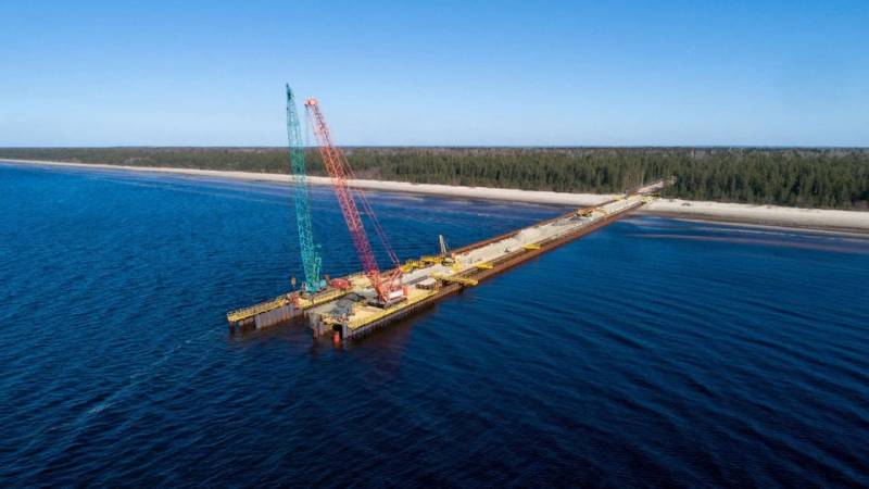 Före detta Premiärminister i Sverige blev plötsligt en försvarare av den Nord stream-2
