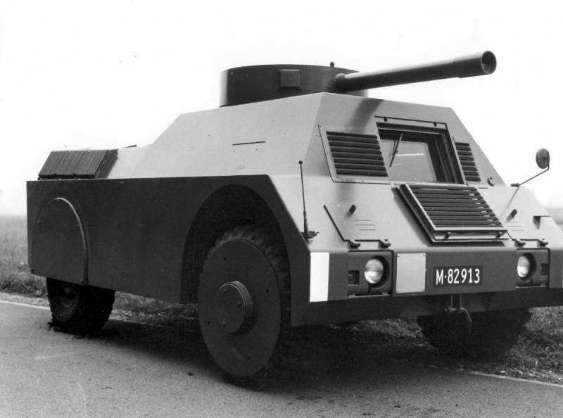 التدريب المدرعة المستهدفة Panzerattrappe MOWAG (سويسرا)