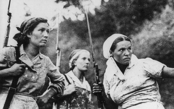 At huske. Min familie kvinder i krig