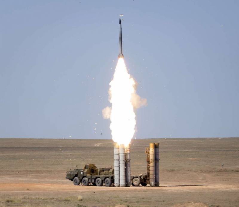 Аснова наземнага сегмента СПА РФ у 1990-я гады. ЗРС С-300ПТ, С-300ПС і С-300ПМ