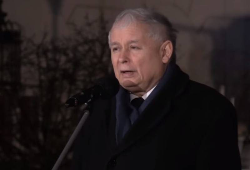 Kaczynski decided to visit Smolensk