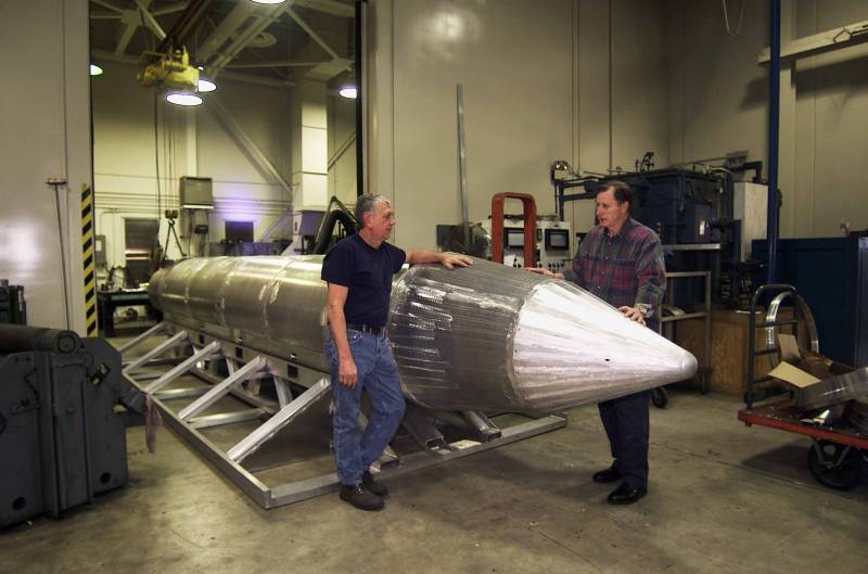 ¿Por qué la fuerza aérea de los estados unidos no utilizan una bomba GBU-43/B MOAB?