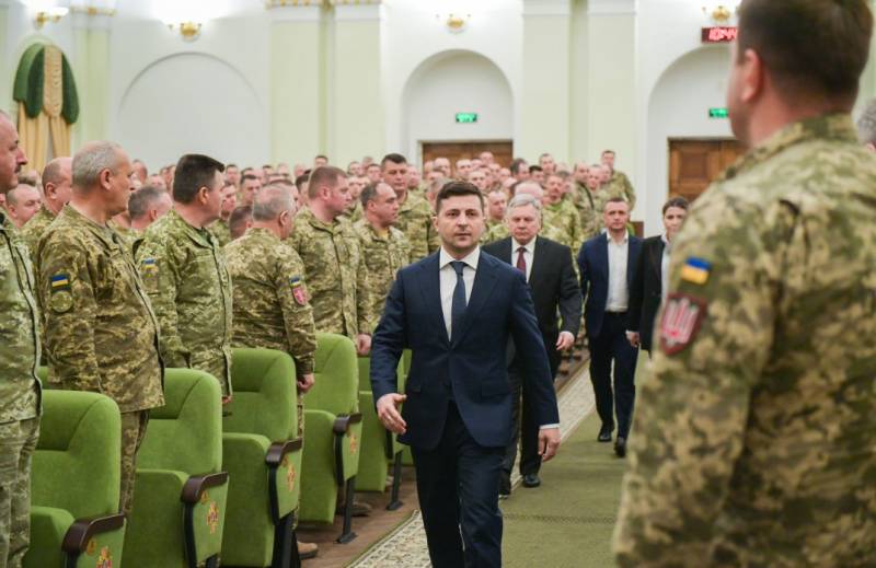 US-Medien verurteilen zelensky fir de Récktrëtt vun noe Westen politescher Figuren