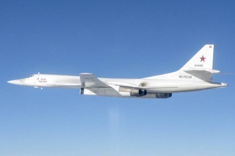 Puer Strategen Tu-160 verbruecht laang Fluch iwwer d ' Mierer