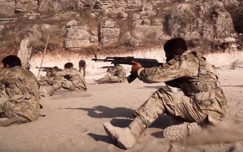 Ein syrischer Offizéier-geeschterarméi azielen iwwer d ' Virbereedung vun der Saboteure op US-Basis