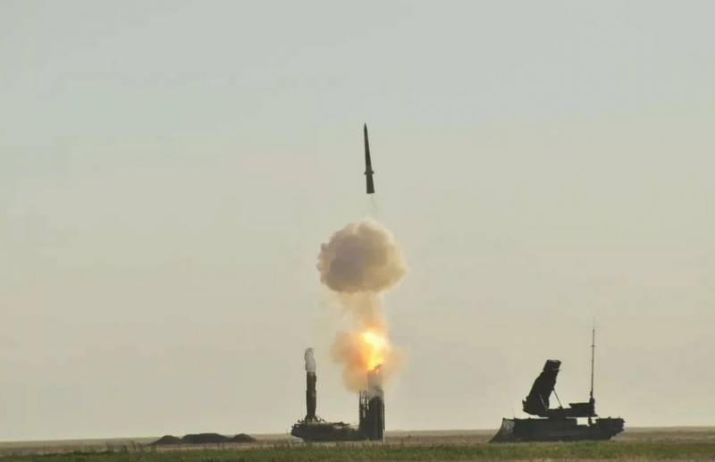 Raketenabwehrsystem s-300V: géint Fligeren, Marschflugkörper an ballistesch Rakéiten