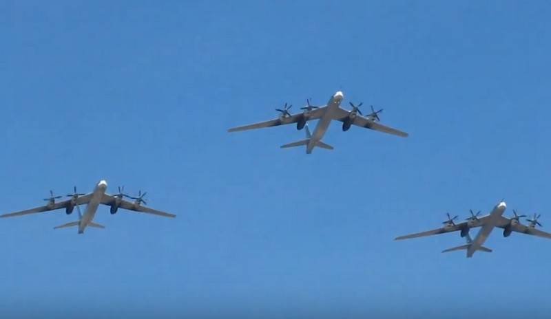 D 'Equippe vun der Russescher Strategen Tu-95C hunn d' Virbereedunge fir d ' Parade vum Sieges