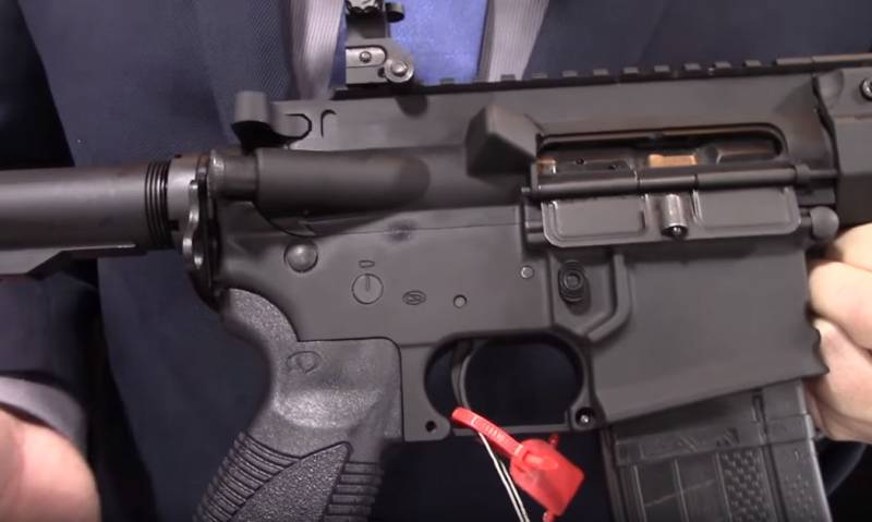 Karabiner CAR 816 fir d ' Arméi Indien kascht 5,6 dausend US-Dollar pro Stéck