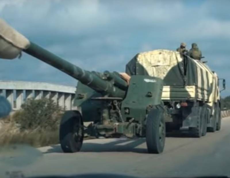 En syrie, le 25 mars: à Idlib vus obusiers 2А65 «Msta-B»
