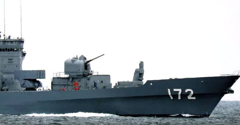 Эсминец ӘТК Жапония тап қытай рыболовецким кемені алды тесіліп,