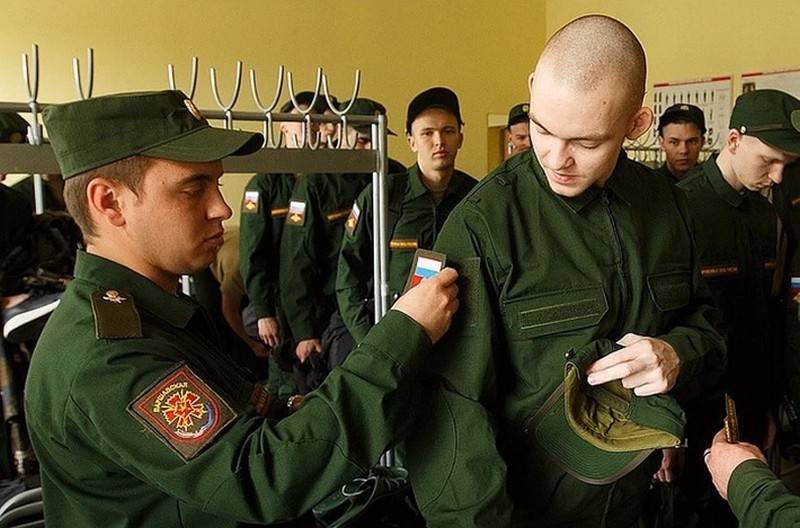 A Russland fänkt de Fréijoër w. e. g um einberufungsdienst
