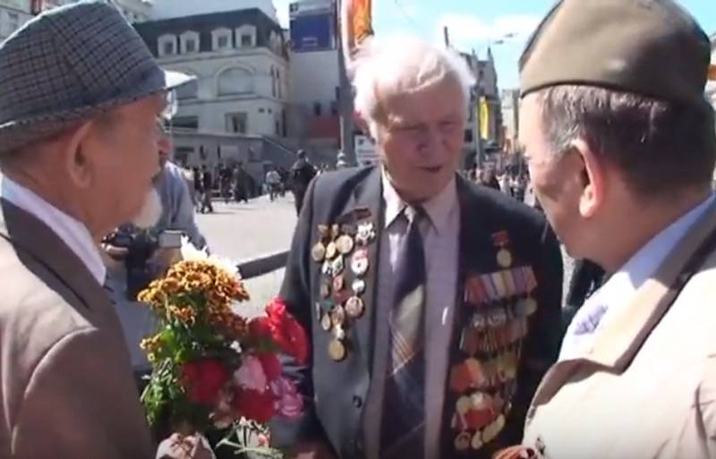 Ministère de la défense a produit un paiement unique aux anciens combattants du 75e anniversaire de la Victoire