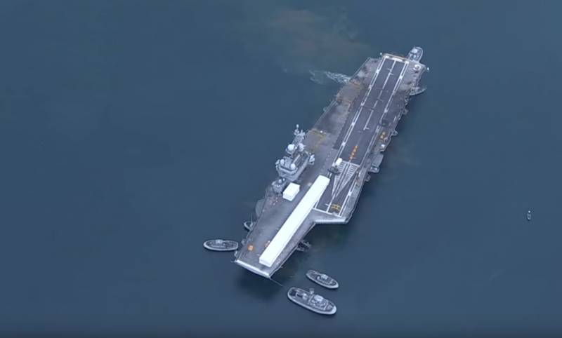 The threat COVID-19: the French aircraft carrier heads home