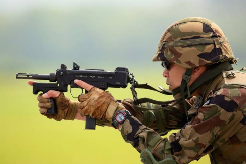 Addition to HOWA: the pistol Minebea PM-9
