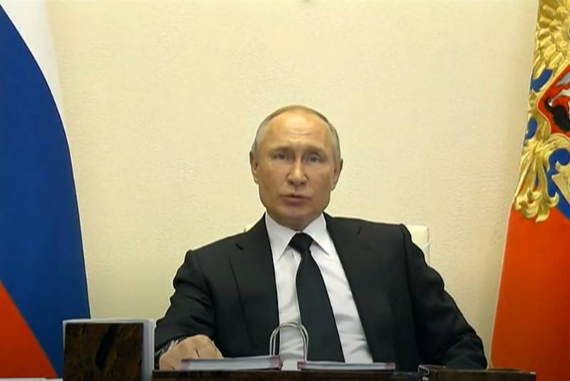 Vladimir Putin tog beslutet att skjuta upp den Seger paraden
