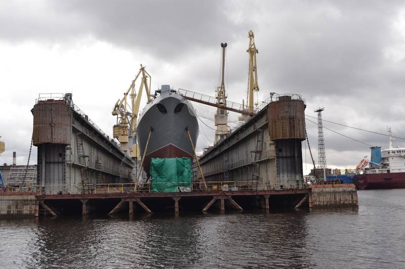 «Le chantier naval du nord» a appelé la date de la descente sur l'eau de la frégate «l'Amiral Головко»