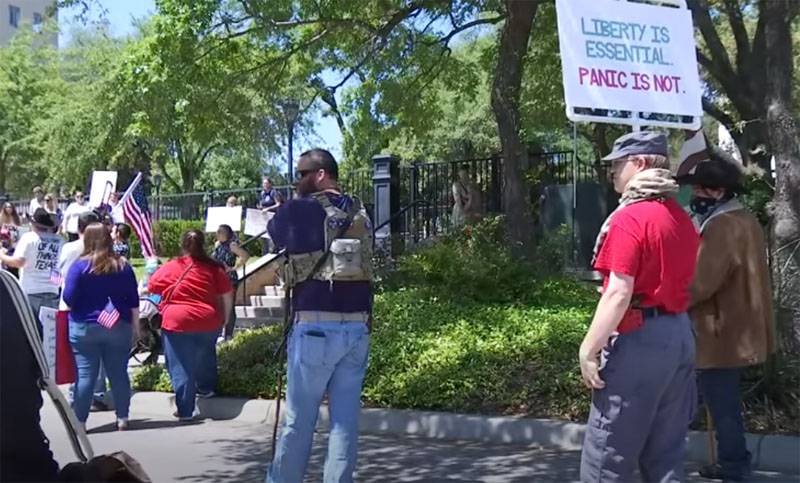 Le texas devient le premier état des états-UNIS, retirant progressivement les restrictions et interdictions