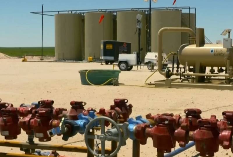 Américains, les sociétés minières ont commencé à vendre du pétrole en dollar 2