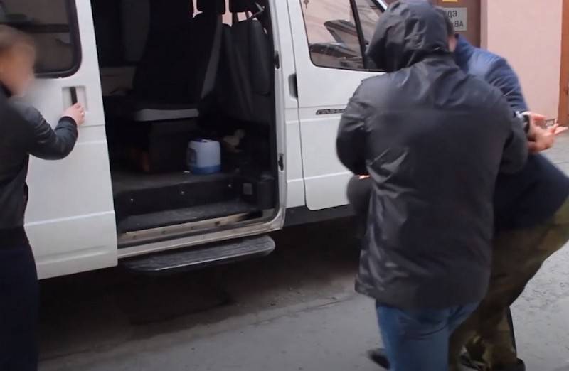 У Тюменській області попереджено збройний напад на школу