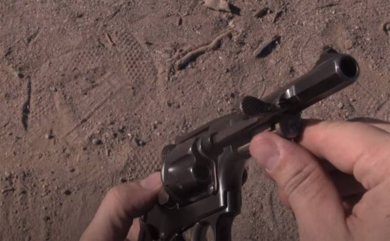 En Syrie, trop étranges pistolets