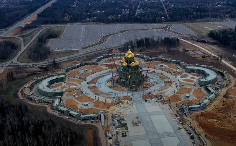 An der ROK fir wierklech, d ' Bild vum Stalin a Putin an der Haapt-Tempel vun der Arméi vun der Russescher Federatioun
