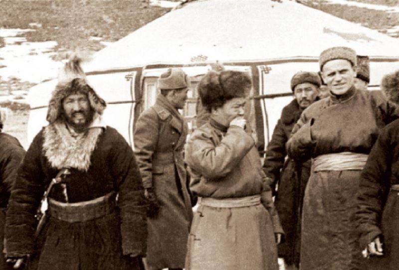 Барацьба за Сіньцзян. Оспан-батыр, казахская Робін Гуд